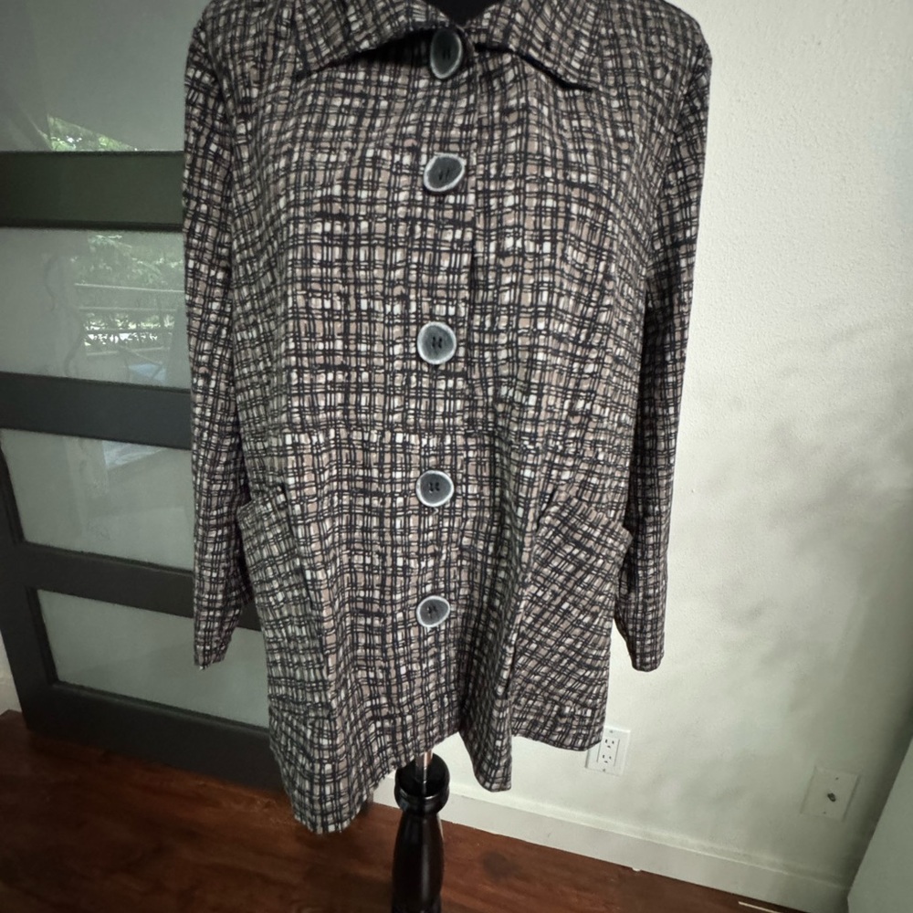 Habitat Plaid Button-Front Jacket in Black and Cream